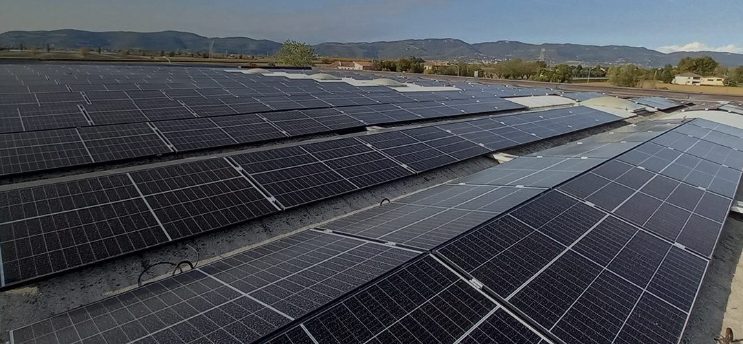 Impianto fotovoltaico industriale per Isolgomma